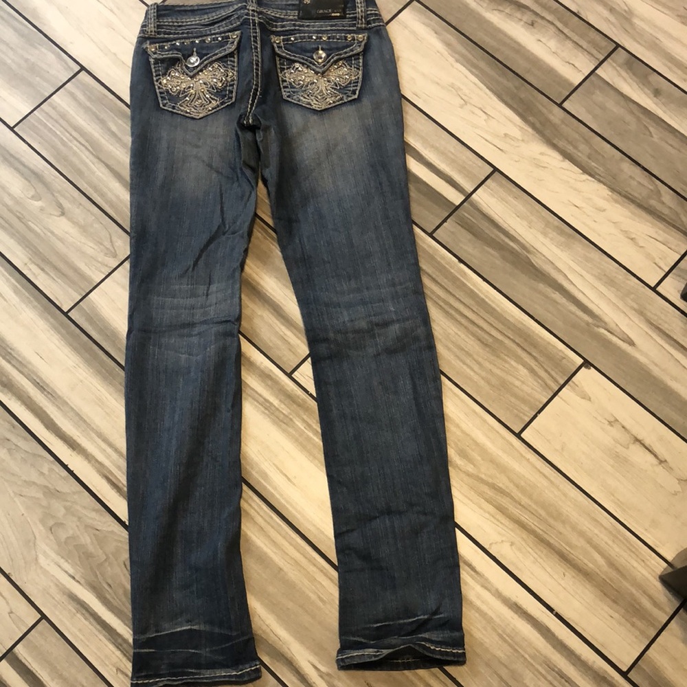 Grace in LA Jeans - Picture 3 of 7